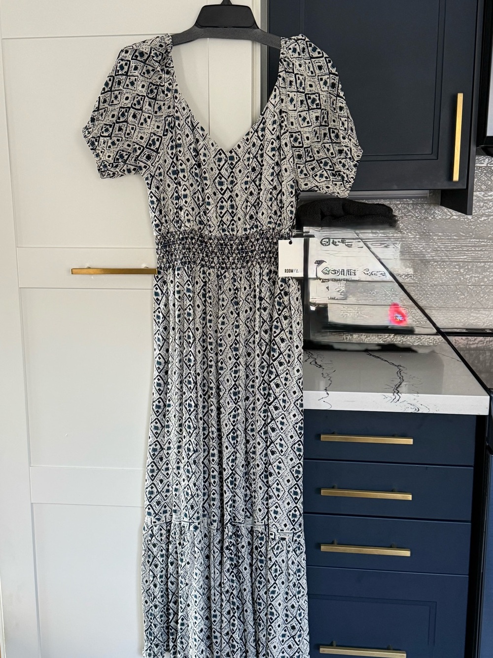 Black & White Printed Maxi Dress - Women. Has pockets. Medium